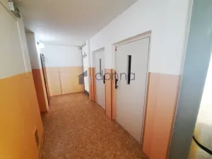 Pronájem bytu 2+kk, Praha, Brandlova, 47 m2
