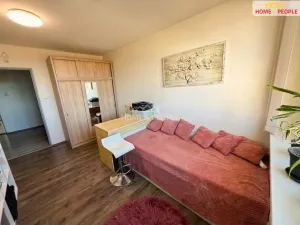 Prodej bytu 3+1, Jince, Zborovská, 70 m2