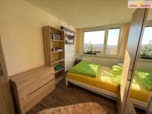 Prodej bytu 3+1, Jince, Zborovská, 70 m2