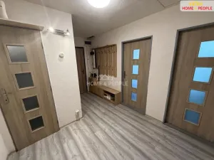 Prodej bytu 3+1, Jince, Zborovská, 70 m2