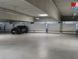 Pronájem garáže, Nupaky, Komerční, 420 m2