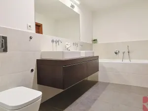 Prodej bytu 4+kk, Praha - Uhříněves, V bytovkách, 116 m2