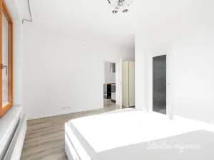 Pronájem bytu 2+kk, Praha - Hloubětín, Modrého, 58 m2