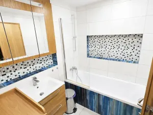 Pronájem bytu 3+kk, Praha - Karlín, Molákova, 72 m2