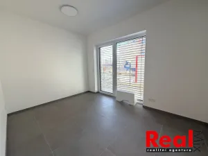 Pronájem bytu 3+kk, Pohořelice, U Kasáren, 69 m2