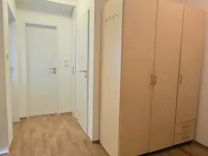 Pronájem bytu 2+kk, Praha, Hnězdenská, 54 m2