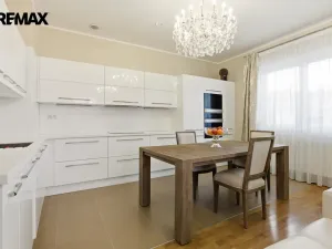 Prodej bytu 3+kk, Karlovy Vary, Jateční, 100 m2