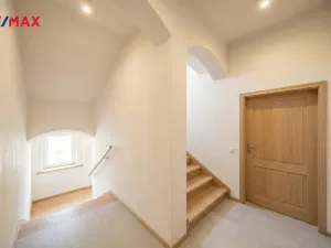 Prodej ubytování, Chodov, Nejdecká, 426 m2