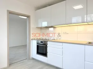 Pronájem bytu 4+1, Hustopeče, U Větrolamu, 88 m2