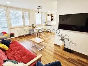 Pronájem bytu 3+kk, Praha, Molákova, 72 m2