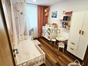 Pronájem bytu 3+kk, Praha, Molákova, 72 m2