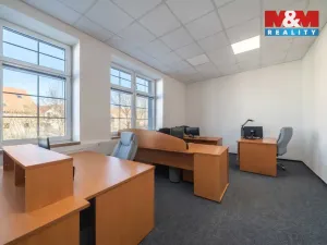 Pronájem kanceláře, Plzeň, Božkovské náměstí, 1021 m2