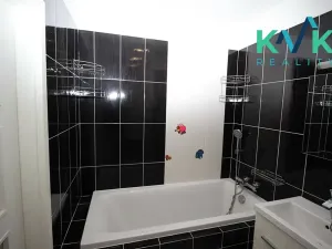 Prodej bytu 3+1, Karlovy Vary, Krušnohorská, 68 m2