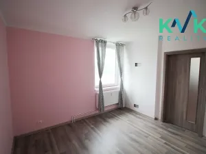 Prodej bytu 3+1, Karlovy Vary, Krušnohorská, 68 m2