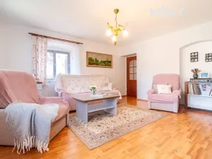 Prodej rodinného domu, Jindřichův Hradec, 197 m2