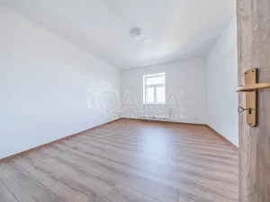 Pronájem bytu 3+1, Praha - Velká Chuchle, V úvoze, 80 m2