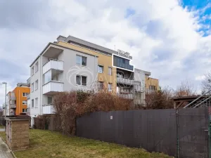 Prodej bytu 1+kk, Praha - Uhříněves, U uhříněveské obory, 39 m2