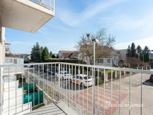 Pronájem bytu 1+kk, Praha - Hostavice, Českobrodská, 31 m2