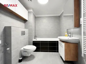 Pronájem bytu 1+kk, Plzeň, V Zahrádkách, 39 m2