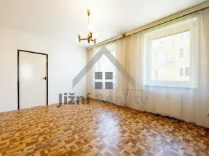 Prodej bytu 3+1, Volary, Sídl. Míru, 69 m2