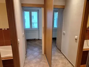 Prodej bytu 1+kk, Davle, Sídliště, 41 m2