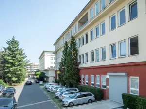 Pronájem skladu, Praha, Počernická, 604 m2