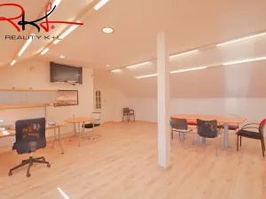 Pronájem kanceláře, Roudnice nad Labem, Husovo náměstí, 101 m2