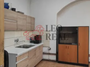 Pronájem obchodního prostoru, Opava - Předměstí, Vančurova, 350 m2