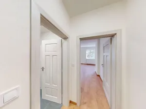 Pronájem bytu 1+kk, Praha - Břevnov, Na Petynce, 35 m2