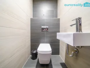 Pronájem bytu 2+kk, Karlovy Vary, Mattoniho nábřeží, 62 m2