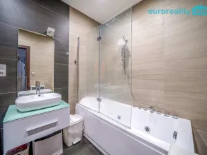 Pronájem bytu 2+kk, Karlovy Vary, Mattoniho nábřeží, 62 m2