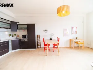 Pronájem bytu 2+kk, Praha - Libeň, Českomoravská, 59 m2