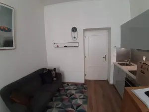 Pronájem bytu 1+kk, Praha - Smíchov, Zborovská, 35 m2