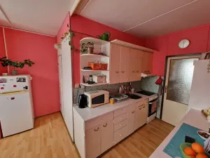 Prodej bytu 2+1, Luby, Tovární, 62 m2