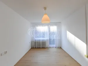 Pronájem bytu 2+kk, Praha - Kobylisy, Famfulíkova, 43 m2