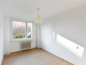 Pronájem bytu 2+kk, Praha - Kobylisy, Famfulíkova, 43 m2