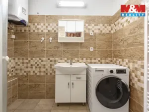 Prodej bytu 3+1, Bzová, 75 m2