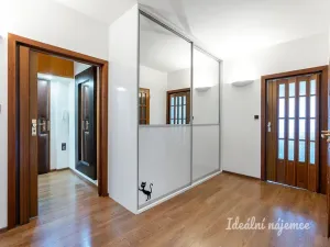 Pronájem bytu 3+1, Praha - Modřany, Platónova, 76 m2