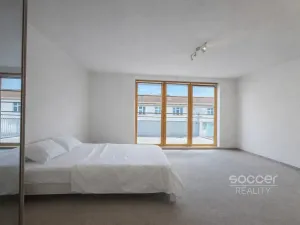 Pronájem bytu 1+kk, Praha - Smíchov, Randova, 40 m2