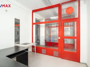Pronájem obchodního prostoru, Zlín, třída Tomáše Bati, 12 m2