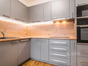 Pronájem bytu 2+kk, Praha, Wassermannova, 49 m2