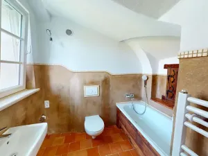 Prodej rodinného domu, Vyklantice, 380 m2