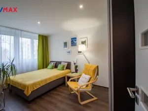 Pronájem bytu 2+1, Hradec Králové - Slezské Předměstí, Myslivečkova, 43 m2