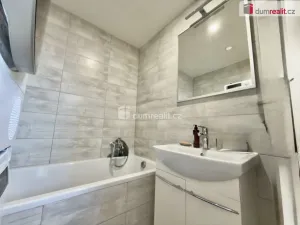 Pronájem bytu 2+1, Ústí nad Labem - Střekov, Tolstého, 64 m2