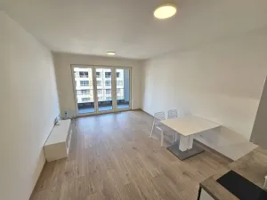 Pronájem bytu 1+kk, Praha - Hloubětín, Poděbradská, 33 m2