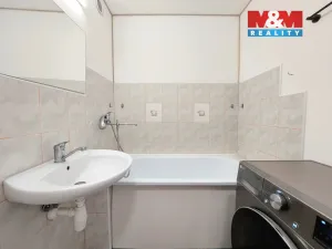 Prodej bytu 1+1, Karlovy Vary, Krymská, 37 m2