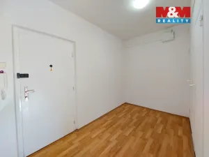 Prodej bytu 1+1, Karlovy Vary, Krymská, 37 m2