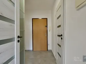 Pronájem bytu 1+kk, Chlumec, Stradovská, 32 m2