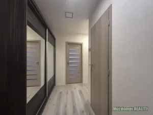 Pronájem bytu 2+kk, Praha - Kobylisy, Frýdlantská, 43 m2