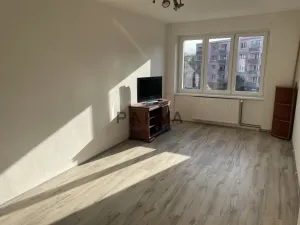 Pronájem bytu 2+1, Hrádek - Nová Huť, 1. máje, 56 m2